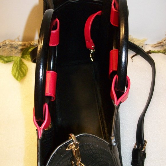 LIKE DREAMS Black & Red Croc Embossed Tote Bag PLUS Cosmetic Bag Insert NEW - Picture 10 of 14